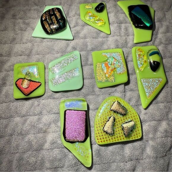 Set of 10 Dichroic Fused Glass Pieces – Lime Green Abstract Cabochons jewelry - Picture 14 of 17